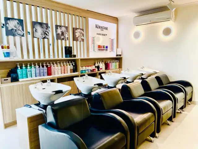 Hairsalon chairs in row